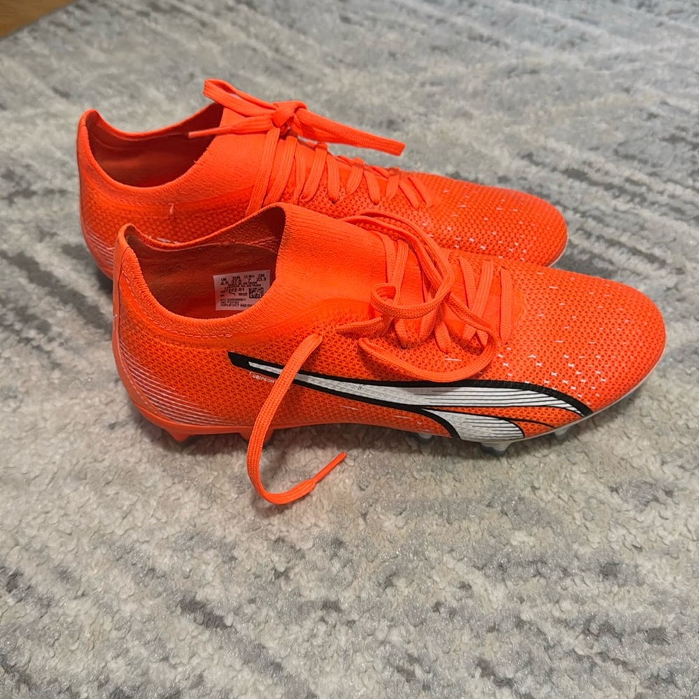 Women’s soccer cleats